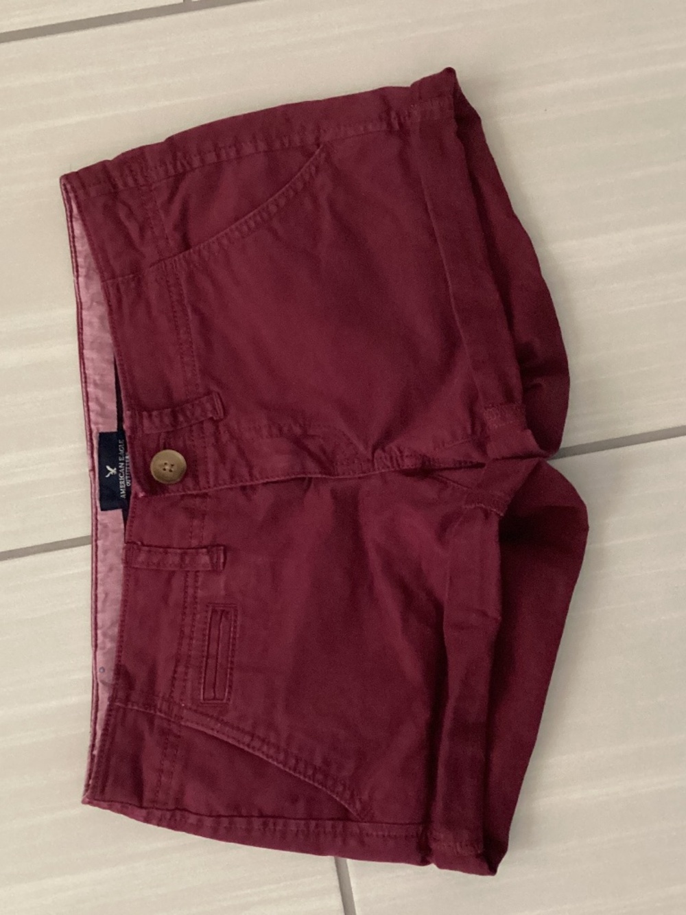 American eagle low rise short burgundy